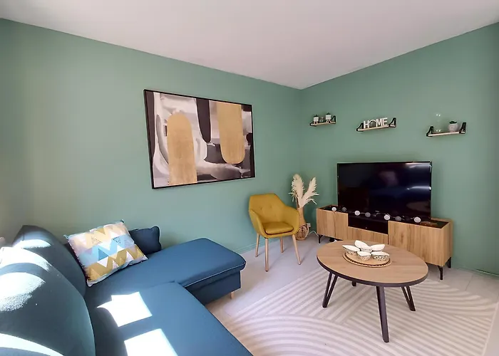 Proche Chu - 4 Couchages - Parking Gratuit - Local Velo