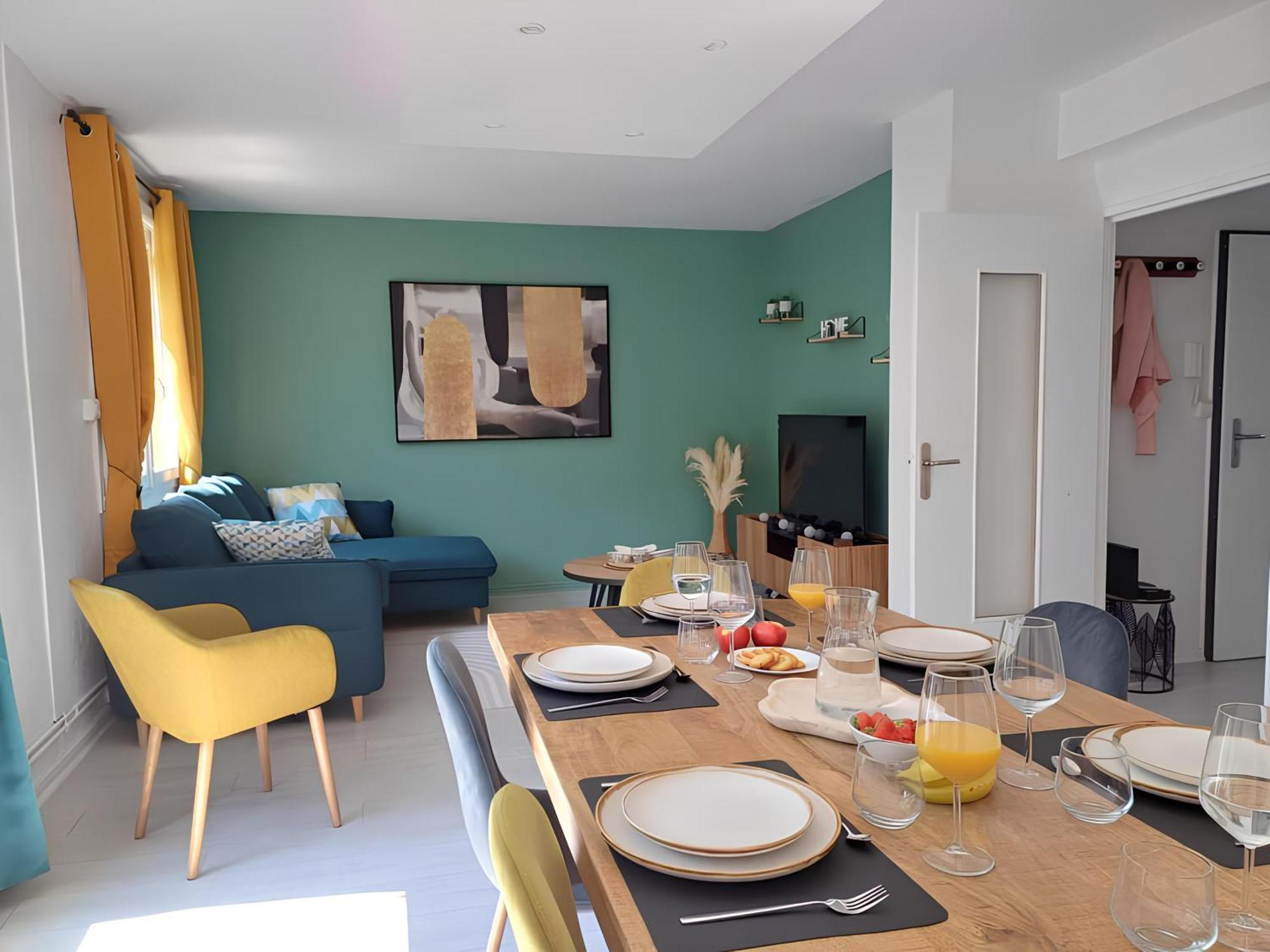 Proche Chu - 4 Couchages - Parking Gratuit - Local Velo Apartment