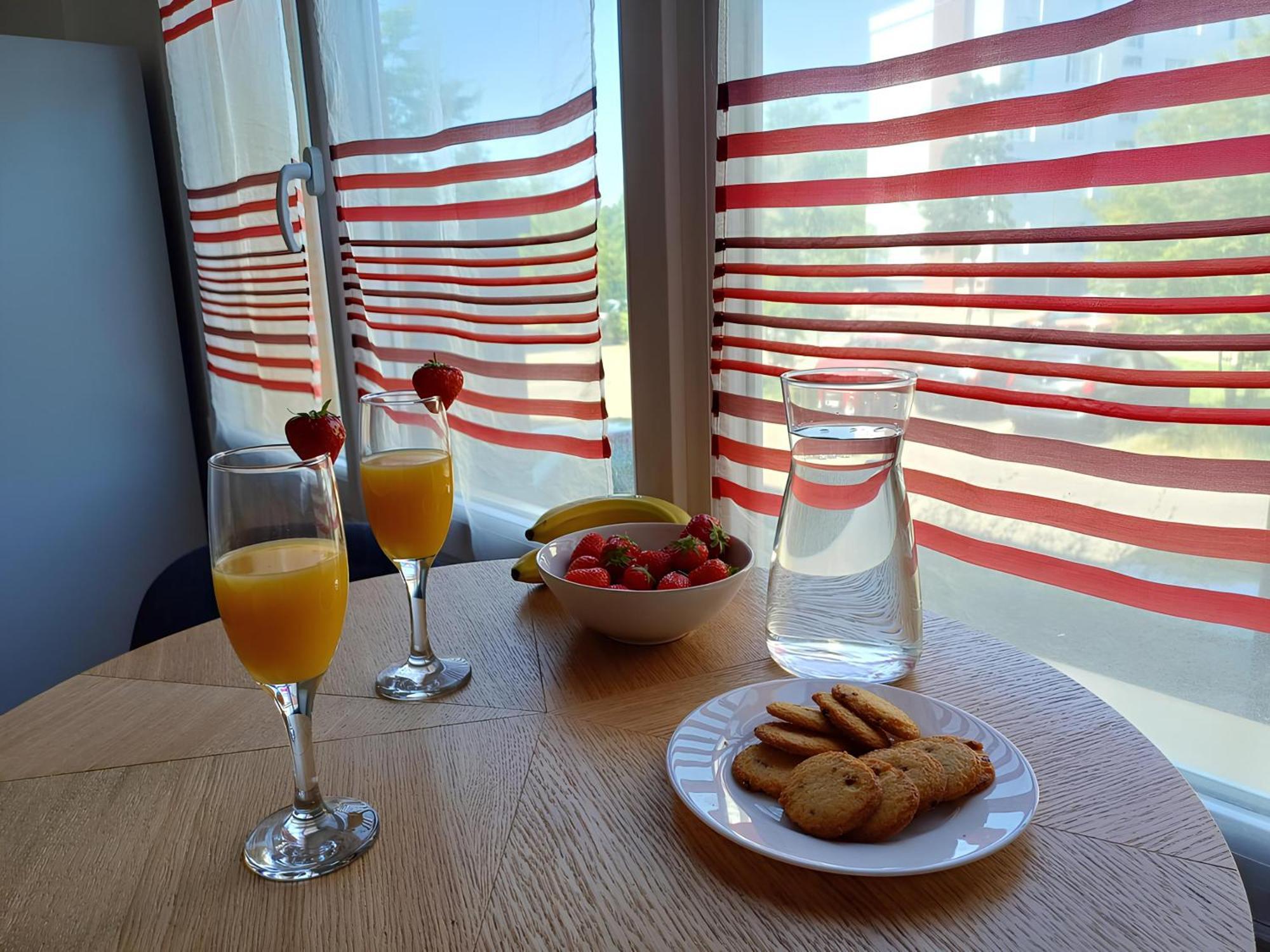 Proche Chu - 4 Couchages - Parking Gratuit - Local Velo Apartment *