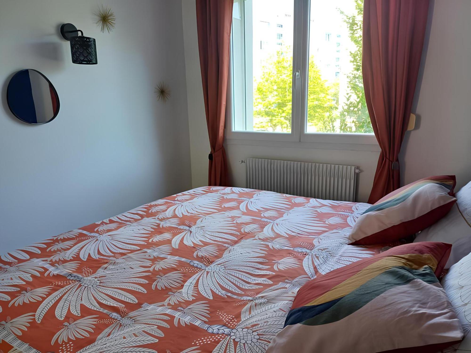 Proche Chu - 4 Couchages - Parking Gratuit - Local Velo Apartment Amiens